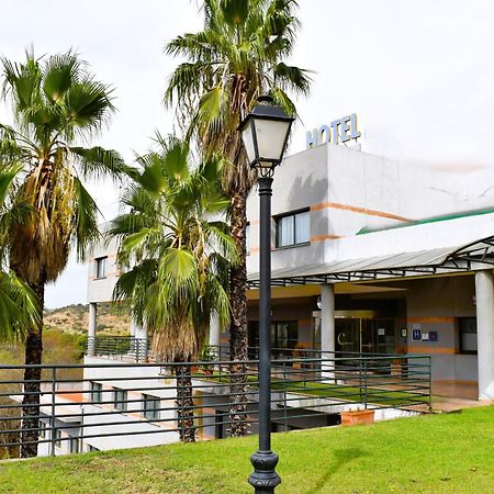 Hospedium Hotel Dona Mafalda De Castilla Plasencia Exterior photo