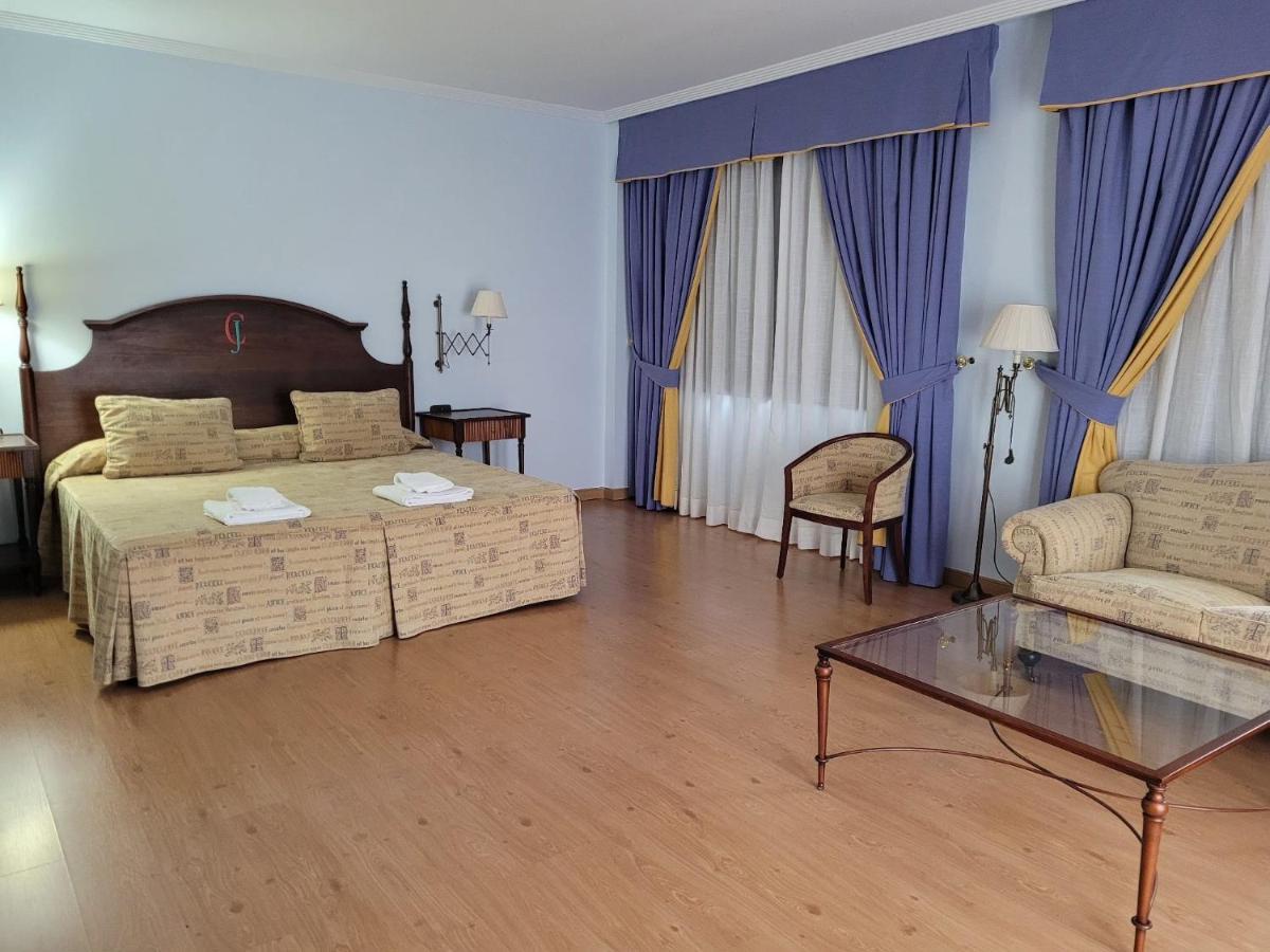Hospedium Hotel Dona Mafalda De Castilla Plasencia Exterior photo