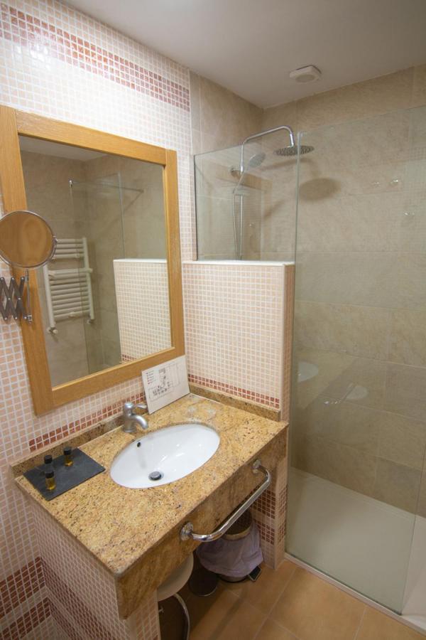 Hospedium Hotel Dona Mafalda De Castilla Plasencia Exterior photo